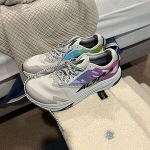 BRAND NEW Altra x Soar limited edition Mont Blanc carbon trail runner
Size 9.5